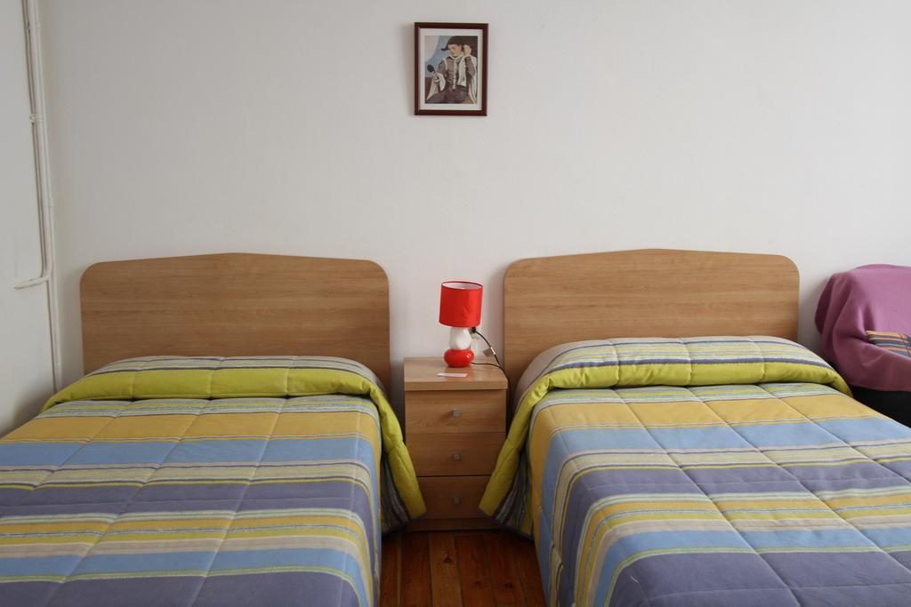 Hostal Bayon León Kültér fotó